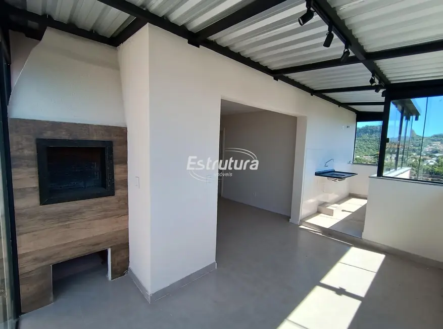 Foto 1 de Cobertura com 2 quartos à venda, 127m2 em Menino Jesus, Santa Maria - RS