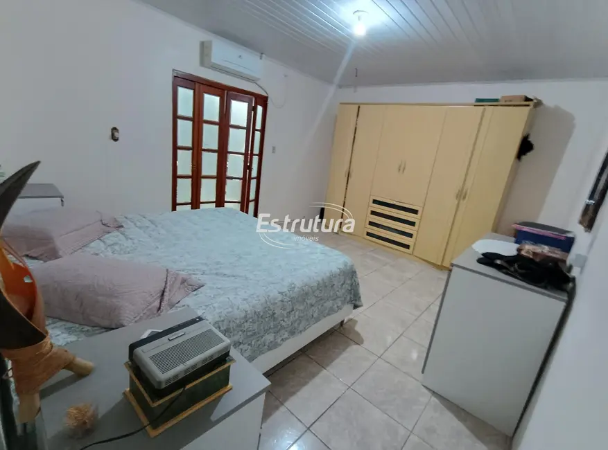 Casa com 3 quartos à venda, 220m2 em Juscelino Kubitschek, Santa Maria - RS - imagem 9 Foto 9 de Casa com 3 quartos à venda, 220m2 em Juscelino Kubitschek, Santa Maria - RS