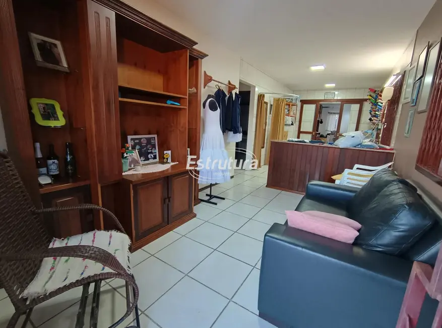 Casa com 3 quartos à venda, 220m2 em Juscelino Kubitschek, Santa Maria - RS - imagem 5 Foto 5 de Casa com 3 quartos à venda, 220m2 em Juscelino Kubitschek, Santa Maria - RS