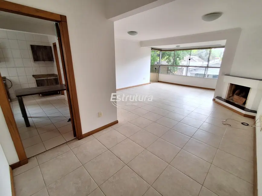 Foto 2 de Apartamento com 3 quartos para alugar, 130m2 em Centro, Santa Maria - RS