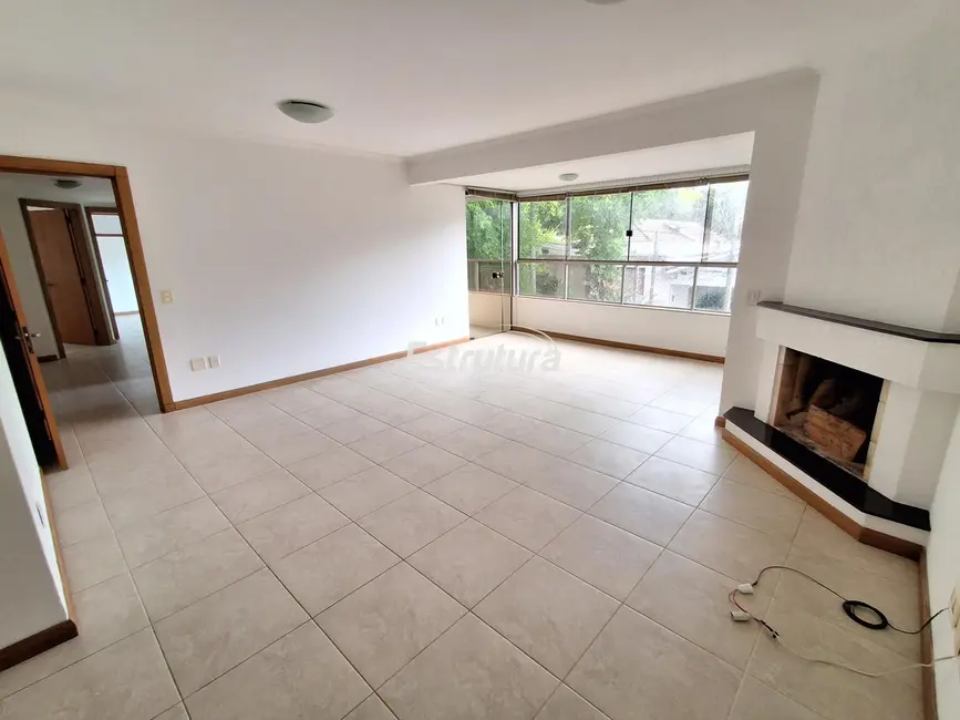 Foto 1 de Apartamento com 3 quartos para alugar, 130m2 em Centro, Santa Maria - RS