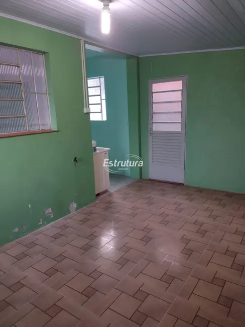 Foto 4 de Casa com 2 quartos para alugar, 205m2 em Dom Antônio Reis, Santa Maria - RS