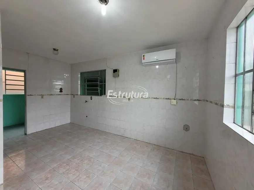 Foto 7 de Casa com 2 quartos para alugar, 205m2 em Dom Antônio Reis, Santa Maria - RS