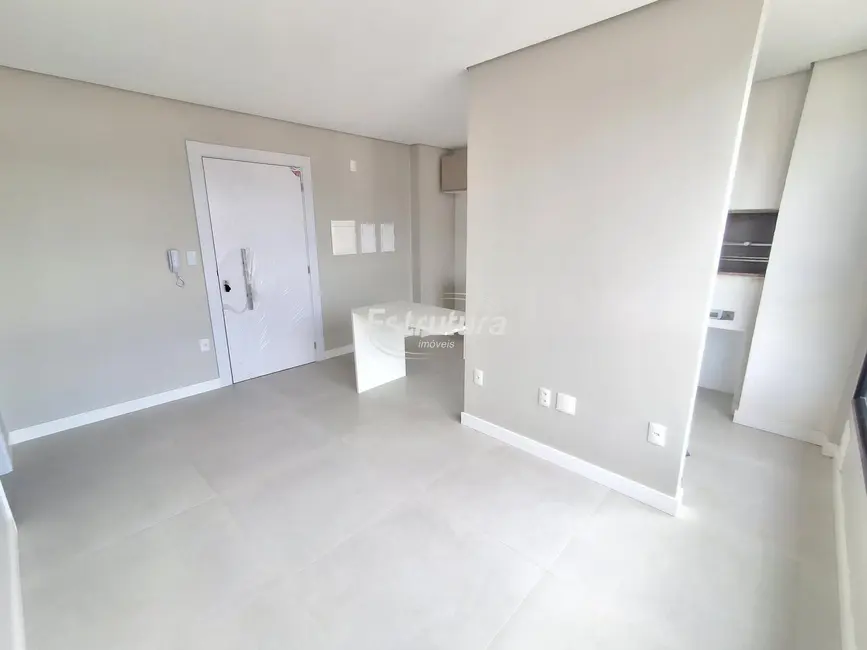 Foto 6 de Apartamento com 1 quarto para alugar, 38m2 em Centro, Santa Maria - RS