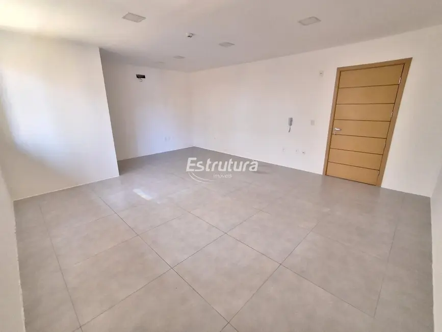 Sala Comercial com 1 quarto para alugar, 33m2 em Centro, Santa Maria - RS - imagem 2 Foto 2 de Sala Comercial com 1 quarto para alugar, 33m2 em Centro, Santa Maria - RS
