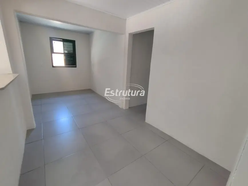 Foto 3 de Casa com 2 quartos à venda, 108m2 em Juscelino Kubitschek, Santa Maria - RS