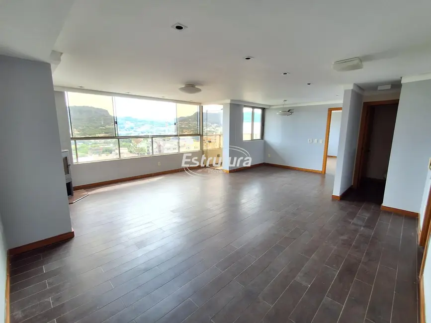 Foto 1 de Cobertura com 2 quartos à venda, 227m2 em Centro, Santa Maria - RS