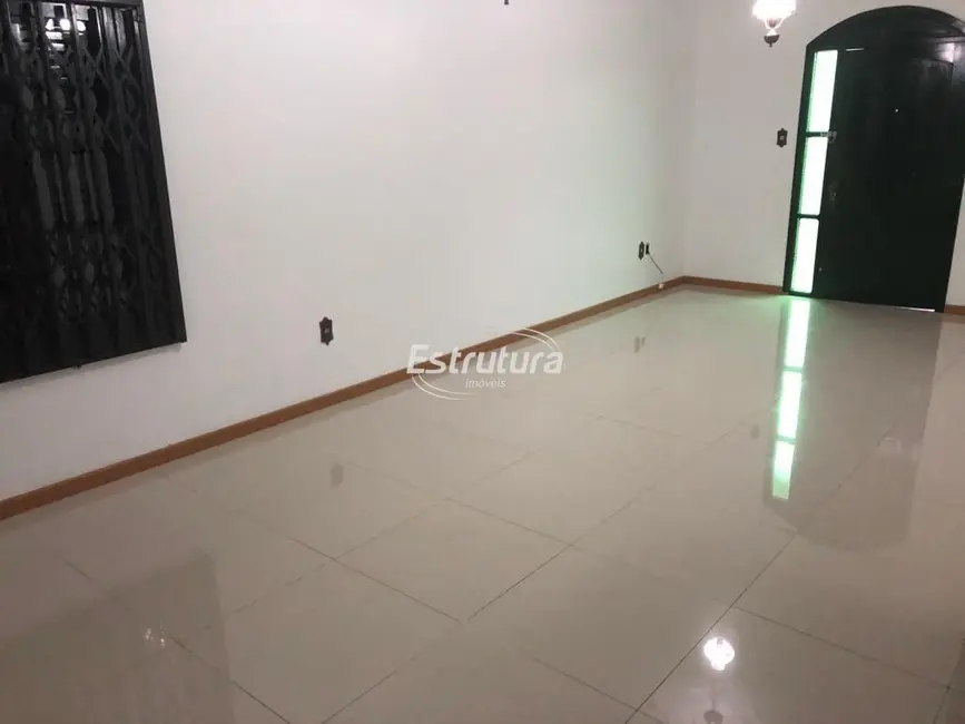 Foto 8 de Casa com 2 quartos à venda, 117m2 em Menino Jesus, Santa Maria - RS