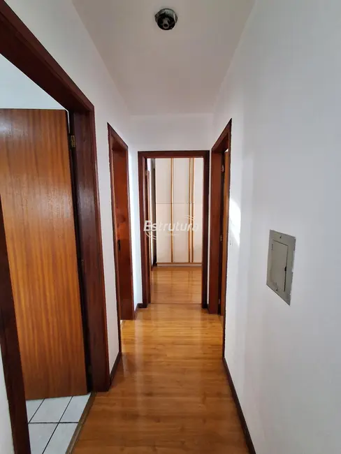 Foto 4 de Apartamento com 2 quartos para alugar, 75m2 em Centro, Santa Maria - RS