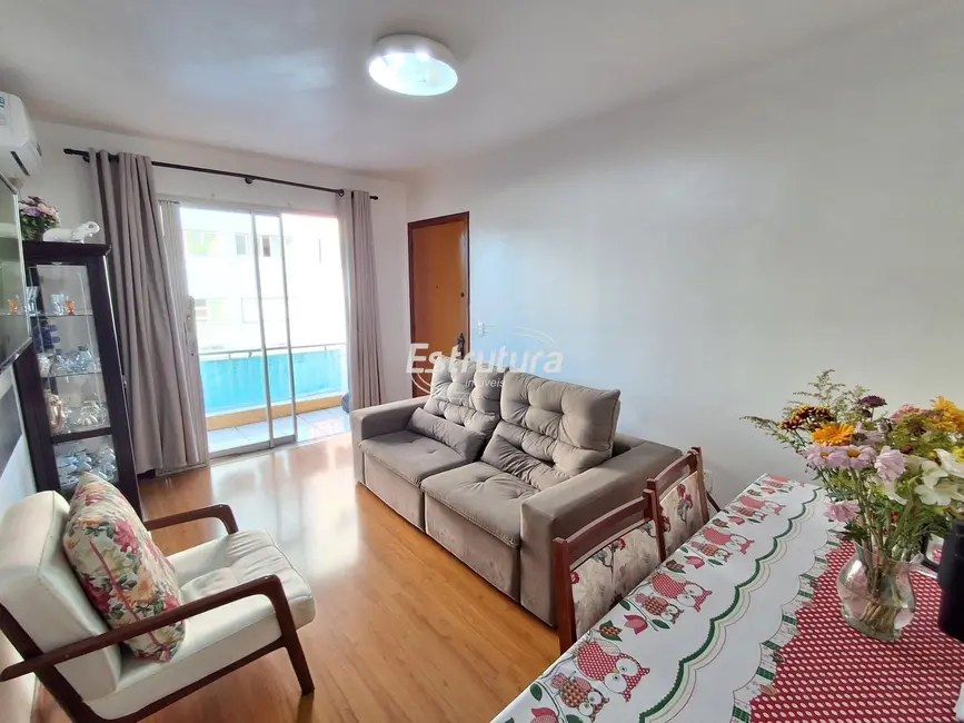 Foto 3 de Apartamento com 2 quartos para alugar, 75m2 em Centro, Santa Maria - RS