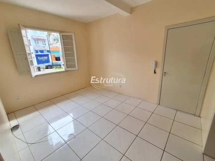 Foto 2 de Apartamento com 3 quartos para alugar, 85m2 em Centro, Santa Maria - RS