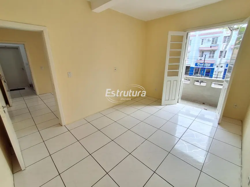 Foto 3 de Apartamento com 3 quartos para alugar, 85m2 em Centro, Santa Maria - RS