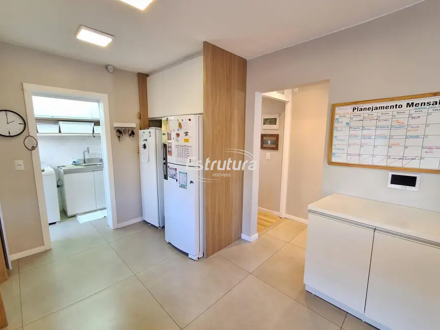 Foto 9 de Casa com 4 quartos à venda, 216m2 em Menino Jesus, Santa Maria - RS