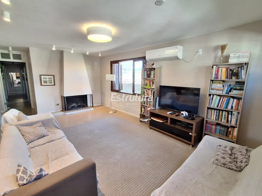 Foto 6 de Casa com 4 quartos à venda, 216m2 em Menino Jesus, Santa Maria - RS