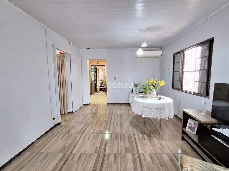 Foto 9 de Casa com 2 quartos para alugar, 140m2 em Nossa Senhora das Dores, Santa Maria - RS