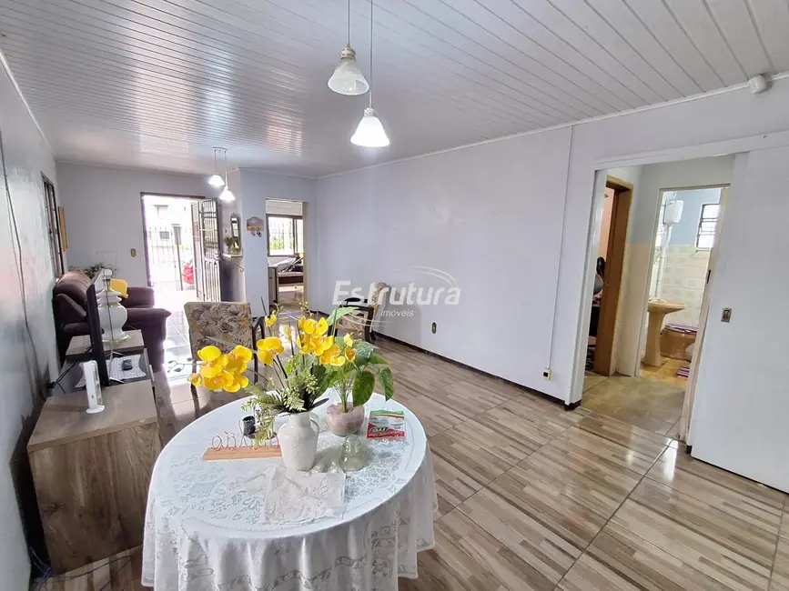 Foto 8 de Casa com 2 quartos para alugar, 140m2 em Nossa Senhora das Dores, Santa Maria - RS