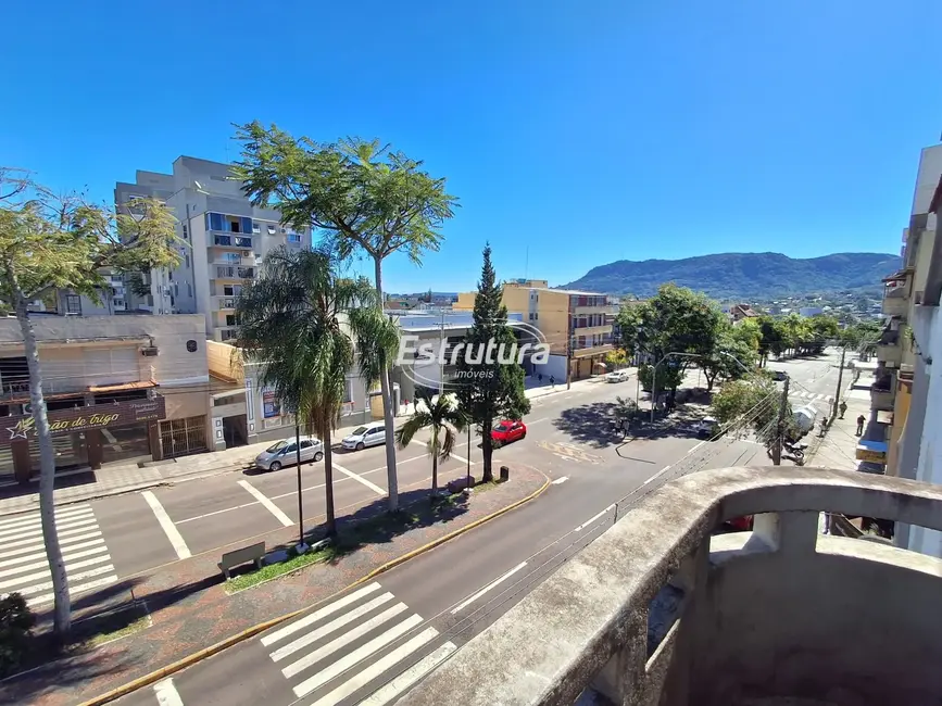Foto 2 de Apartamento com 2 quartos para alugar, 70m2 em Centro, Santa Maria - RS