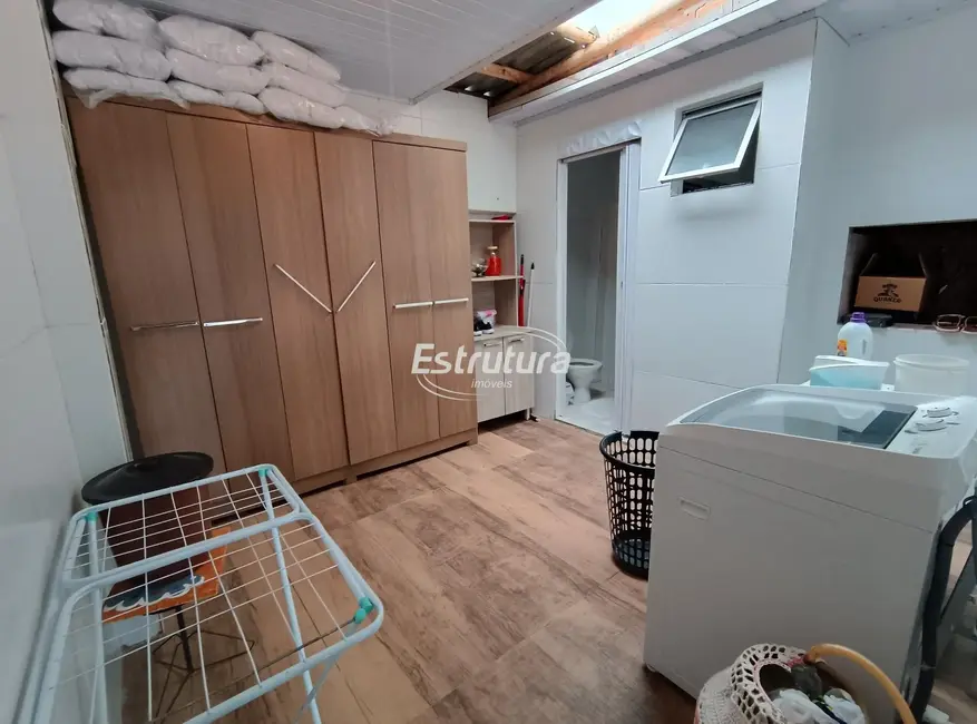 Sobrado com 2 quartos à venda, 80m2 em Nossa Senhora de Lourdes, Santa Maria - RS - imagem 8 Foto 8 de Sobrado com 2 quartos à venda, 80m2 em Nossa Senhora de Lourdes, Santa Maria - RS