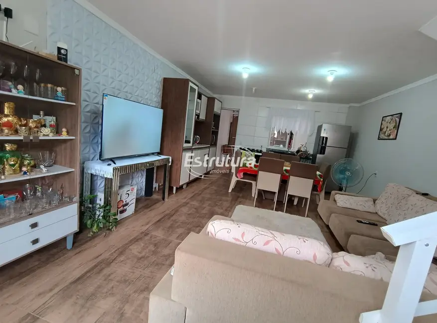 Sobrado com 2 quartos à venda, 80m2 em Nossa Senhora de Lourdes, Santa Maria - RS - imagem 4 Foto 4 de Sobrado com 2 quartos à venda, 80m2 em Nossa Senhora de Lourdes, Santa Maria - RS