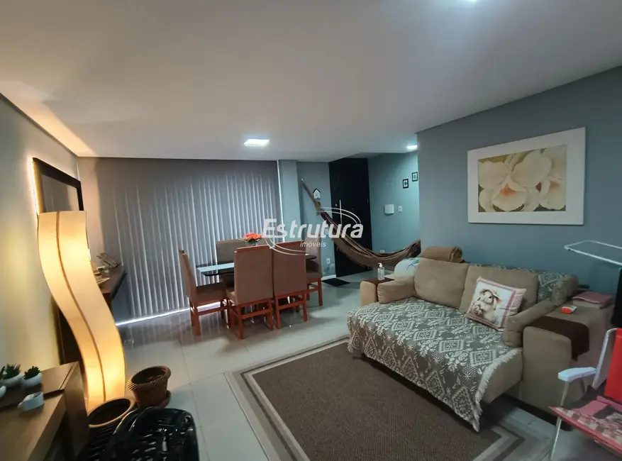 Sobrado com 3 quartos à venda, 98m2 em Nossa Senhora de Lourdes, Santa Maria - RS - imagem 3 Foto 3 de Sobrado com 3 quartos à venda, 98m2 em Nossa Senhora de Lourdes, Santa Maria - RS