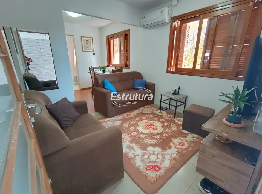Foto 4 de Casa com 3 quartos à venda, 147m2 em Tancredo Neves, Santa Maria - RS