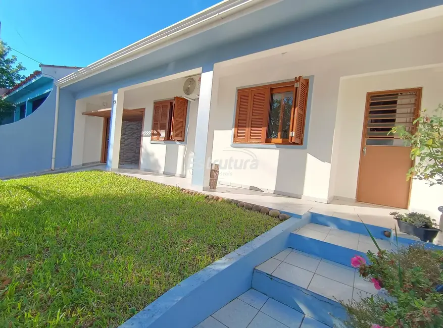 Foto 1 de Casa com 3 quartos à venda, 147m2 em Tancredo Neves, Santa Maria - RS