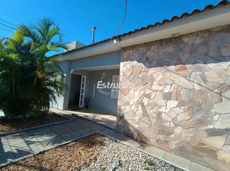 Foto 1 de Casa com 3 quartos à venda, 80m2 em Tancredo Neves, Santa Maria - RS