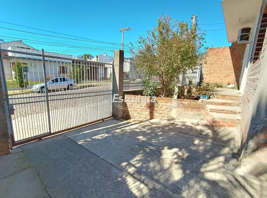 Casa com 3 quartos à venda, 70m2 em Pinheiro Machado, Santa Maria - RS - imagem 2 Foto 2 de Casa com 3 quartos à venda, 70m2 em Pinheiro Machado, Santa Maria - RS