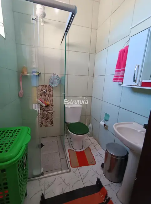 Casa com 3 quartos à venda, 70m2 em Pinheiro Machado, Santa Maria - RS - imagem 3 Foto 3 de Casa com 3 quartos à venda, 70m2 em Pinheiro Machado, Santa Maria - RS