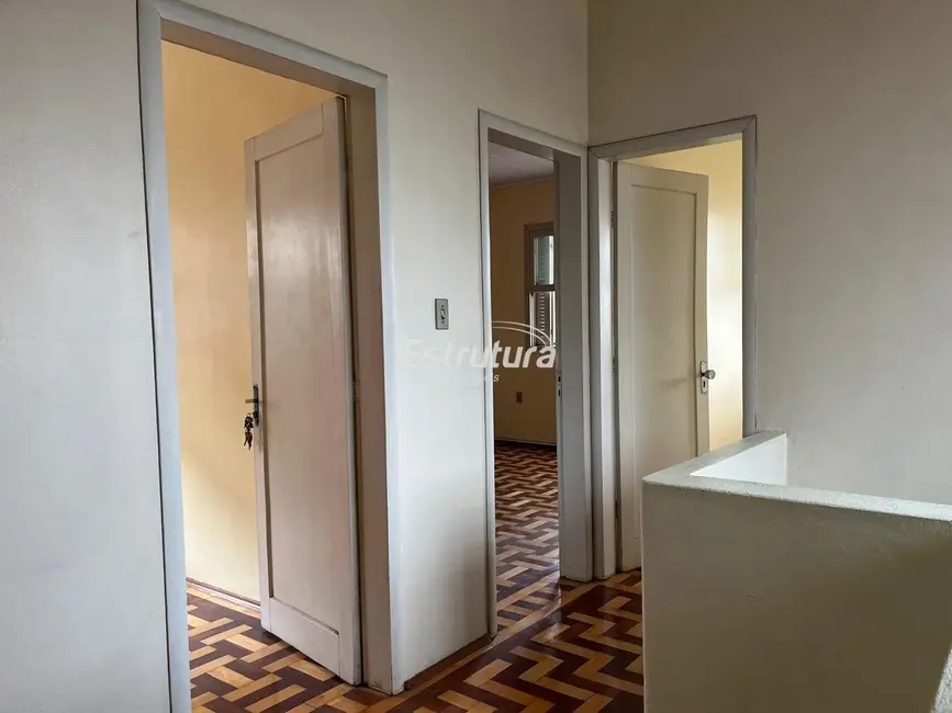 Foto 9 de Casa com 4 quartos à venda, 176m2 em Centro, Santa Maria - RS