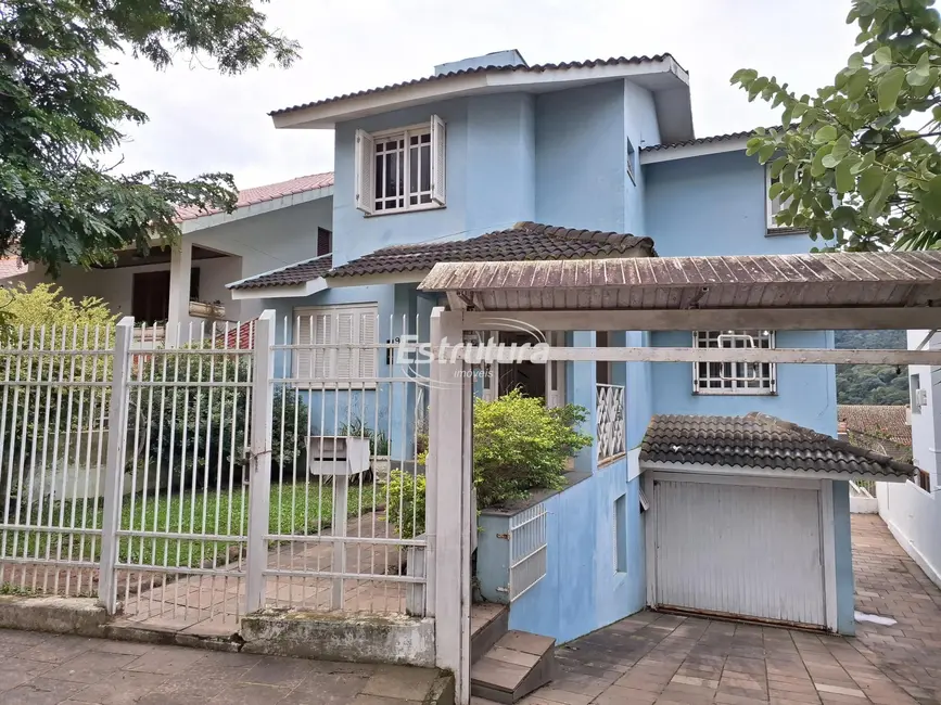 Foto 1 de Casa com 4 quartos à venda, 221m2 em Km 3, Santa Maria - RS