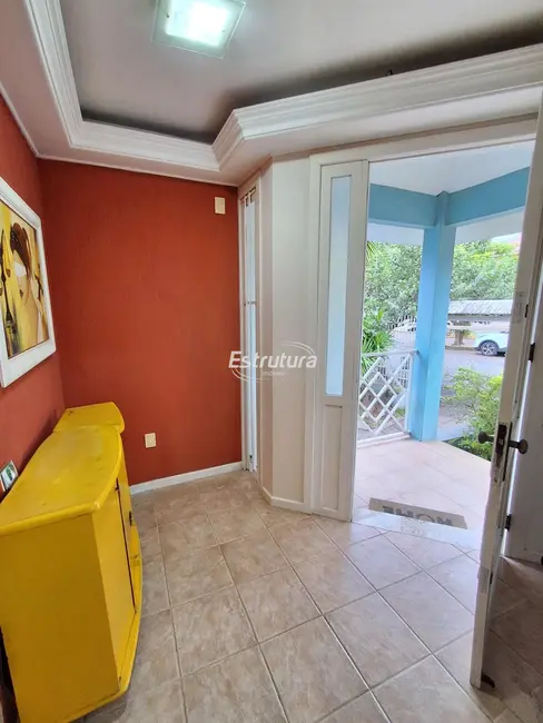 Foto 2 de Casa com 4 quartos à venda, 221m2 em Km 3, Santa Maria - RS
