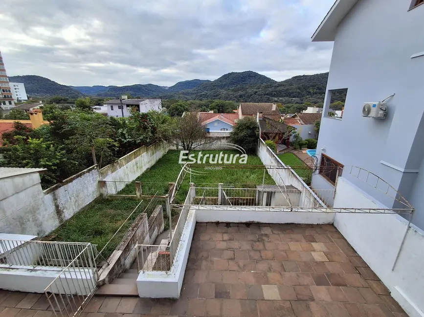 Foto 9 de Casa com 4 quartos à venda, 221m2 em Km 3, Santa Maria - RS