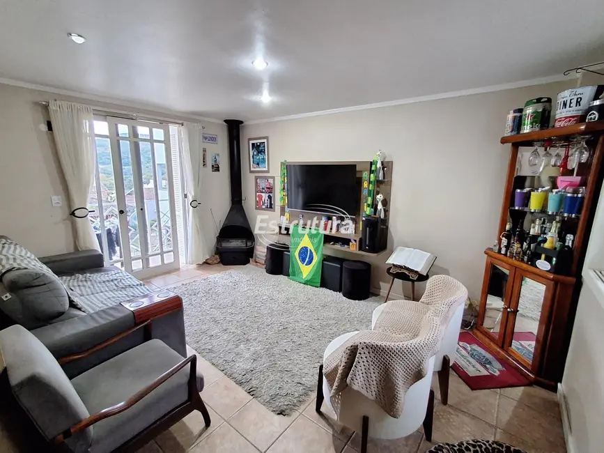 Foto 6 de Casa com 4 quartos à venda, 221m2 em Km 3, Santa Maria - RS
