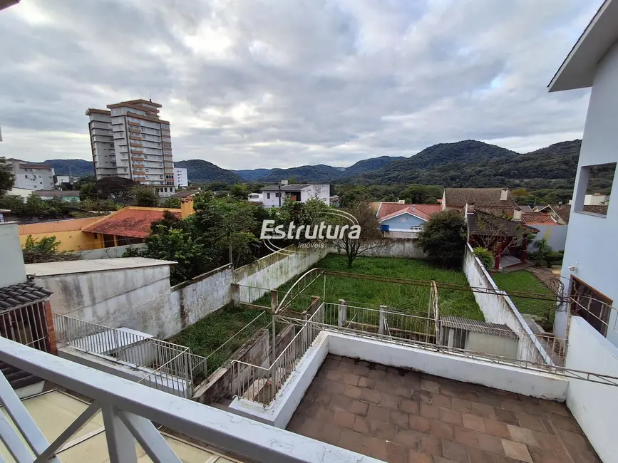 Foto 8 de Casa com 4 quartos à venda, 221m2 em Km 3, Santa Maria - RS