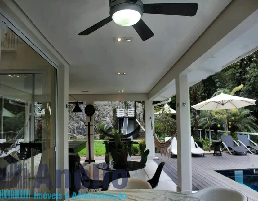Casa de Condomínio com 6 quartos à venda e para alugar, 850m2 em Guaruja - SP - imagem 9 Foto 9 de Casa de Condomínio com 6 quartos à venda e para alugar, 850m2 em Guaruja - SP