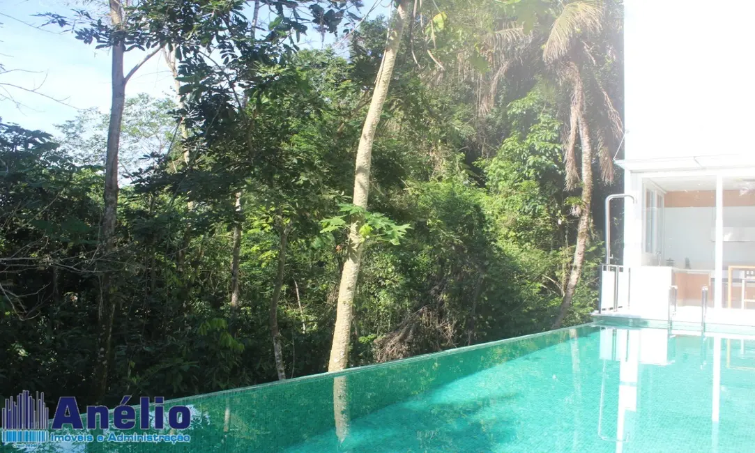 Casa de Condomínio com 5 quartos à venda em Guaruja - SP - imagem 2 Foto 2 de Casa de Condomínio com 5 quartos à venda em Guaruja - SP