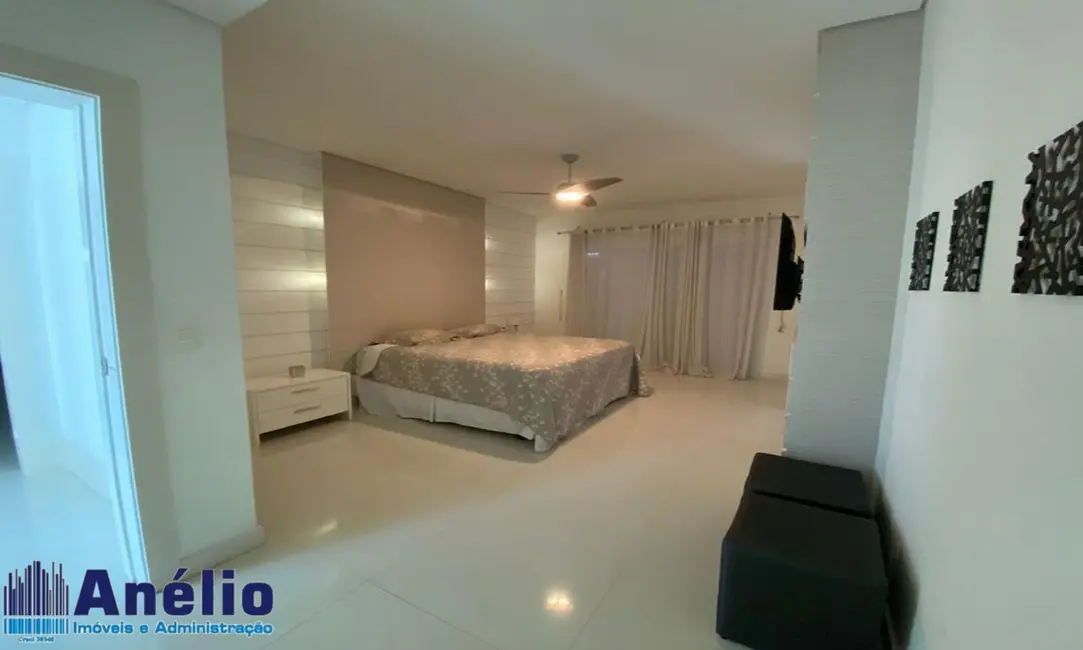 Foto 7 de Casa de Condomínio com 6 quartos para alugar em Jardim Acapulco, Guaruja - SP