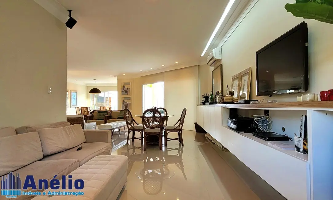 Foto 5 de Casa de Condomínio com 4 quartos para alugar, 450m2 em Jardim Acapulco, Guaruja - SP