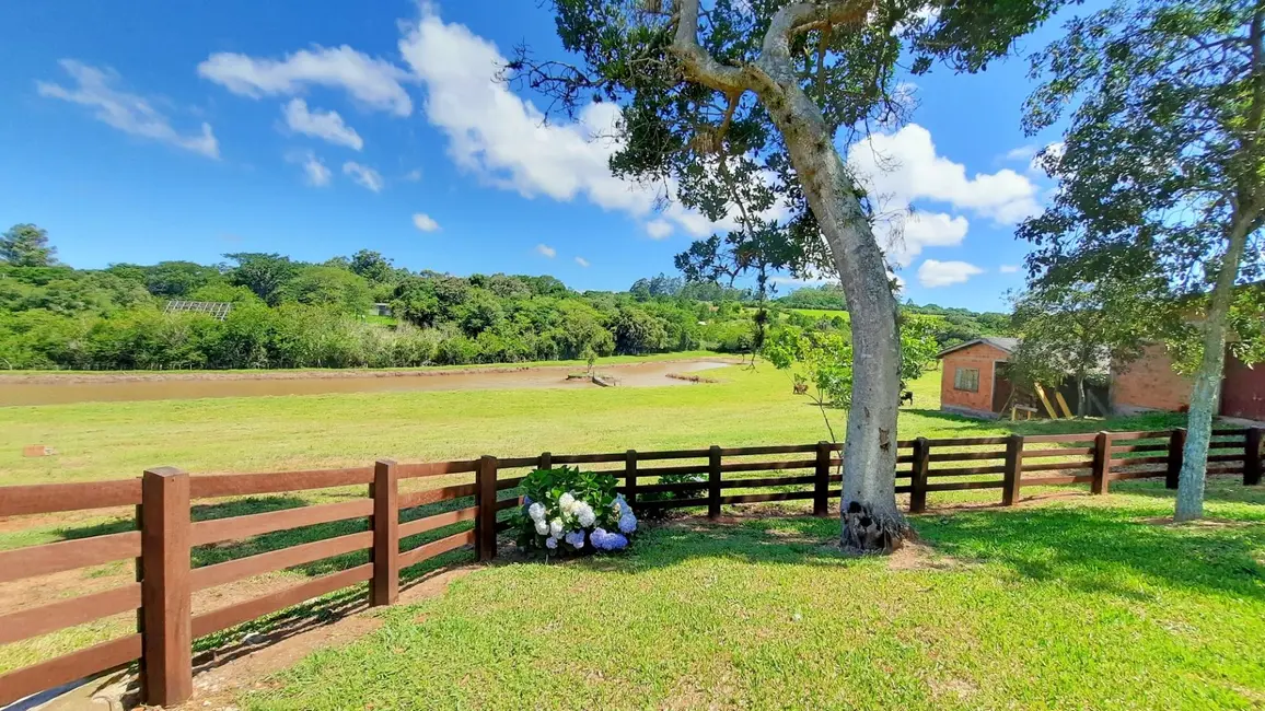 Sítio / Rancho com 4 quartos à venda, 40000m2 em Viamao - RS - imagem 6 Foto 6 de Sítio / Rancho com 4 quartos à venda, 40000m2 em Viamao - RS