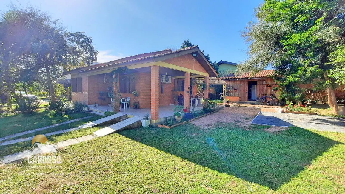 Sítio / Rancho com 2 quartos à venda, 800m2 em Viamao - RS - imagem 3 Foto 3 de Sítio / Rancho com 2 quartos à venda, 800m2 em Viamao - RS