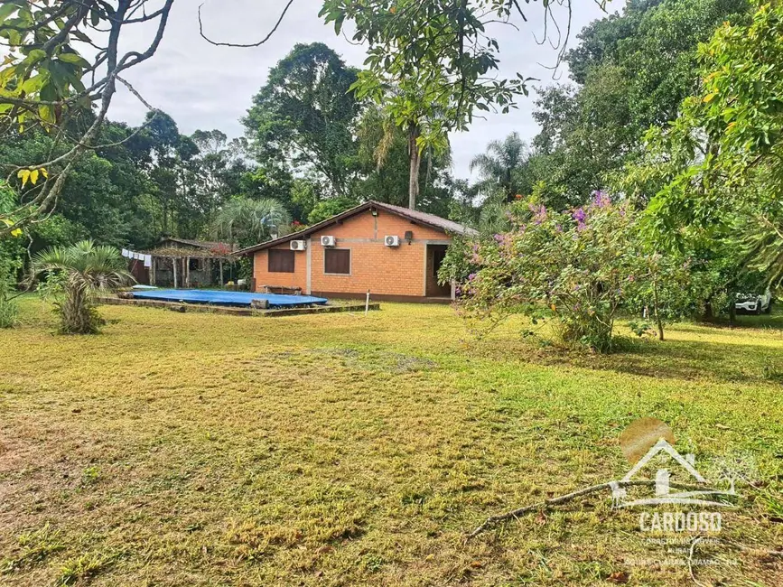 Sítio / Rancho com 3 quartos à venda, 3000m2 em Viamao - RS - imagem 2 Foto 2 de Sítio / Rancho com 3 quartos à venda, 3000m2 em Viamao - RS