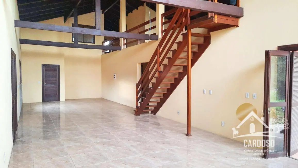 Sítio / Rancho com 4 quartos à venda, 1600m2 em Viamao - RS - imagem 3 Foto 3 de Sítio / Rancho com 4 quartos à venda, 1600m2 em Viamao - RS