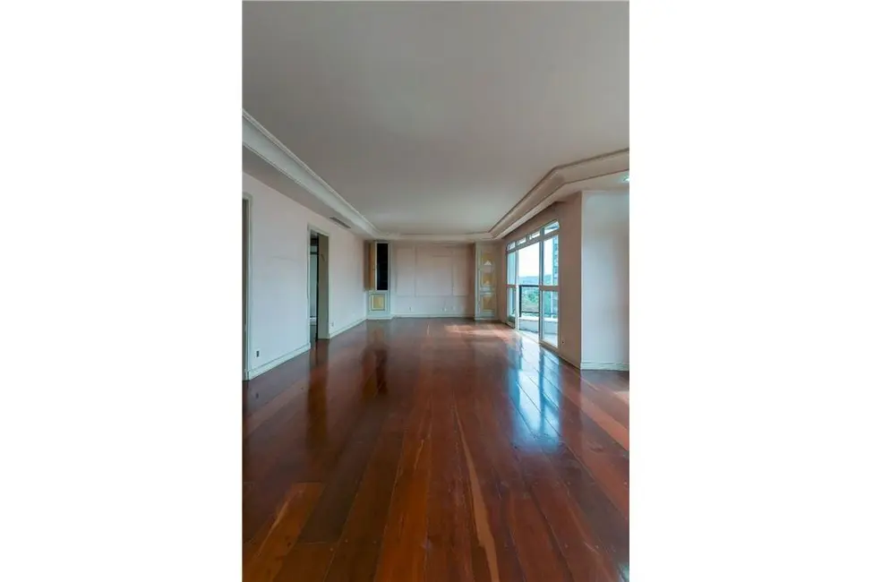 Apartamento com 3 quartos à venda, 185m2 em Itaim Bibi, São Paulo - SP - imagem 8 Foto 8 de Apartamento com 3 quartos à venda, 185m2 em Itaim Bibi, São Paulo - SP