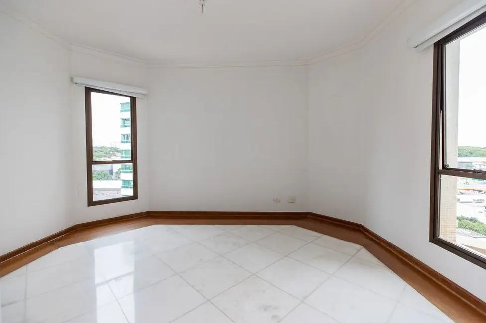 Apartamento com 4 quartos à venda, 172m2 em Moema, São Paulo - SP - imagem 4 Foto 4 de Apartamento com 4 quartos à venda, 172m2 em Moema, São Paulo - SP