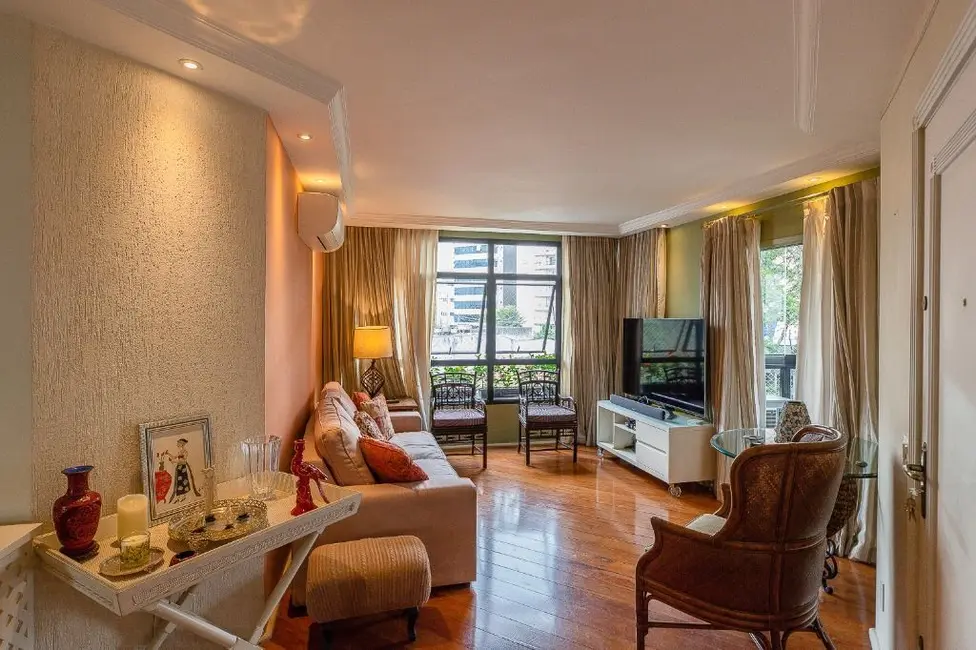 Apartamento com 3 quartos à venda, 139m2 em Vila Nova Conceição, São Paulo - SP - imagem 3 Foto 3 de Apartamento com 3 quartos à venda, 139m2 em Vila Nova Conceição, São Paulo - SP