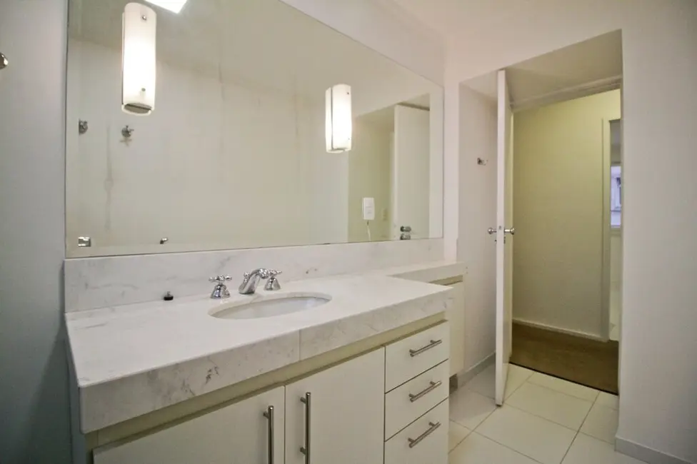 Apartamento com 3 quartos à venda, 145m2 em Vila Mariana, São Paulo - SP - imagem 3 Foto 3 de Apartamento com 3 quartos à venda, 145m2 em Vila Mariana, São Paulo - SP