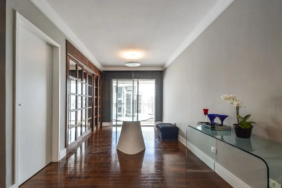 Foto 2 de Cobertura com 2 quartos à venda, 144m2 em Moema, São Paulo - SP