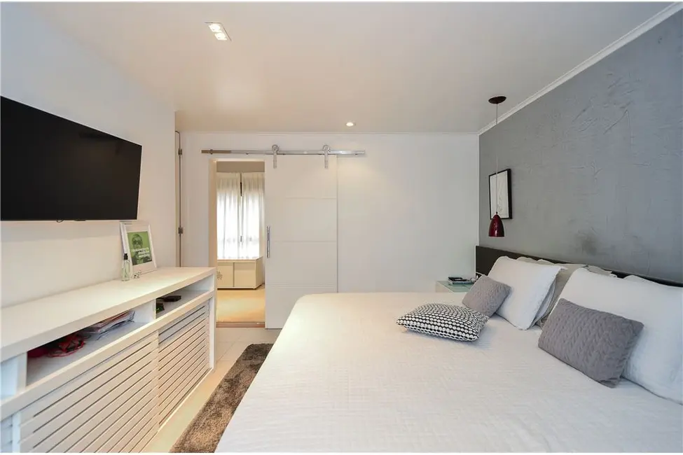 Apartamento com 2 quartos à venda, 108m2 em Vila Madalena, São Paulo - SP - imagem 3 Foto 3 de Apartamento com 2 quartos à venda, 108m2 em Vila Madalena, São Paulo - SP