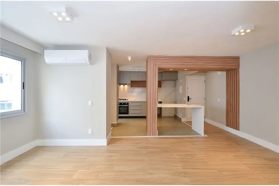 Foto 3 de Apartamento com 2 quartos à venda, 70m2 em Moema, São Paulo - SP